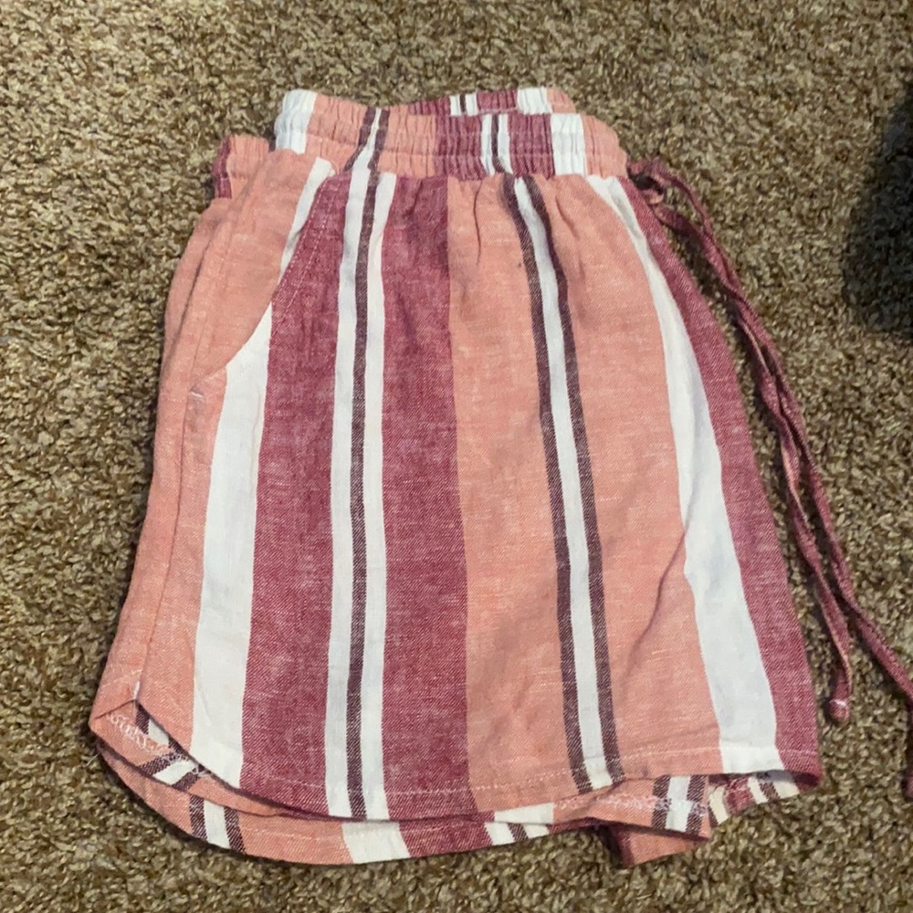 Universal thread soft drawstring shorts
